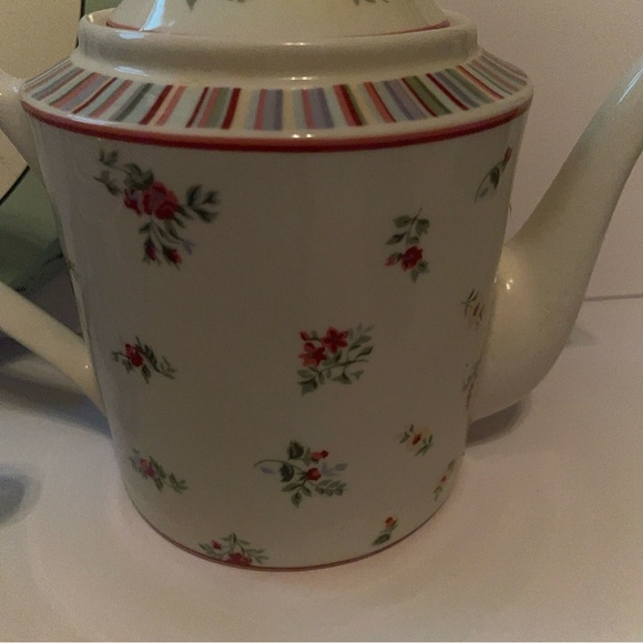 Laura Ashley Home “High Tea” 5 piece Bone China Tea Set - Picture 3 of 7